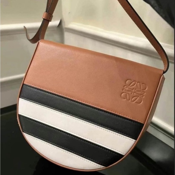 Loewe Handbags - 100% Authentic LOEWE Crossbody wallet phone bag